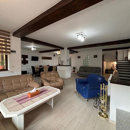 Skyline Villa 阿祖加 外观 照片